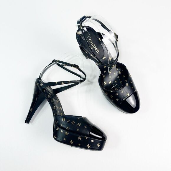 CHANEL 2023 All Over Interlocking CC Logo Black Heels Size 38 Platform Cap Toe - Picture 16 of 16